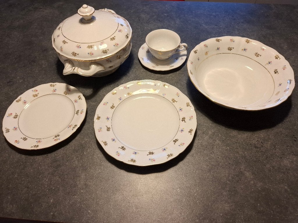 Bavaria porselein servies–68-delig–Strooibloem met goudrand, Antiek en Kunst, Ophalen