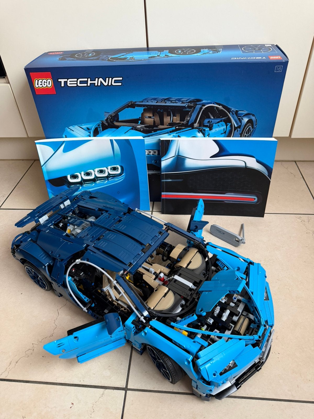 LEGO Bugatti chiron, Kinderen en Baby's, Speelgoed | Duplo en Lego, Ophalen, Zo goed als nieuw, Lego