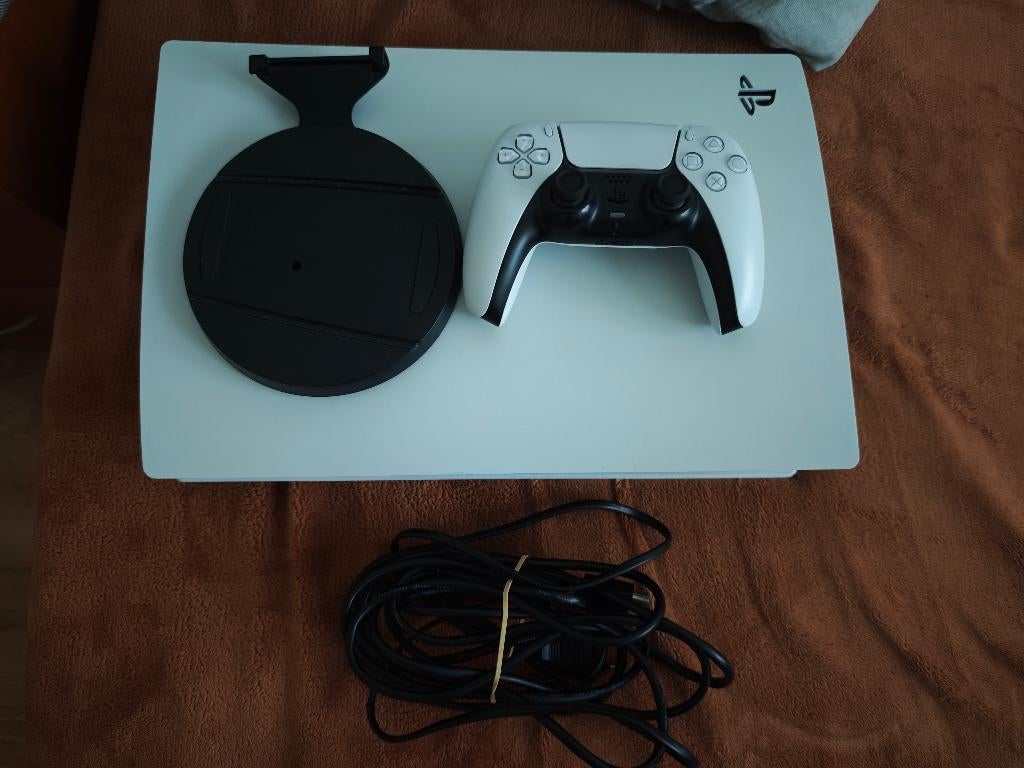 Playstation 5 Digital 825GB + Hall effect controller, Games en Spelcomputers, Spelcomputers | Sony PlayStation 5, Refurbished
