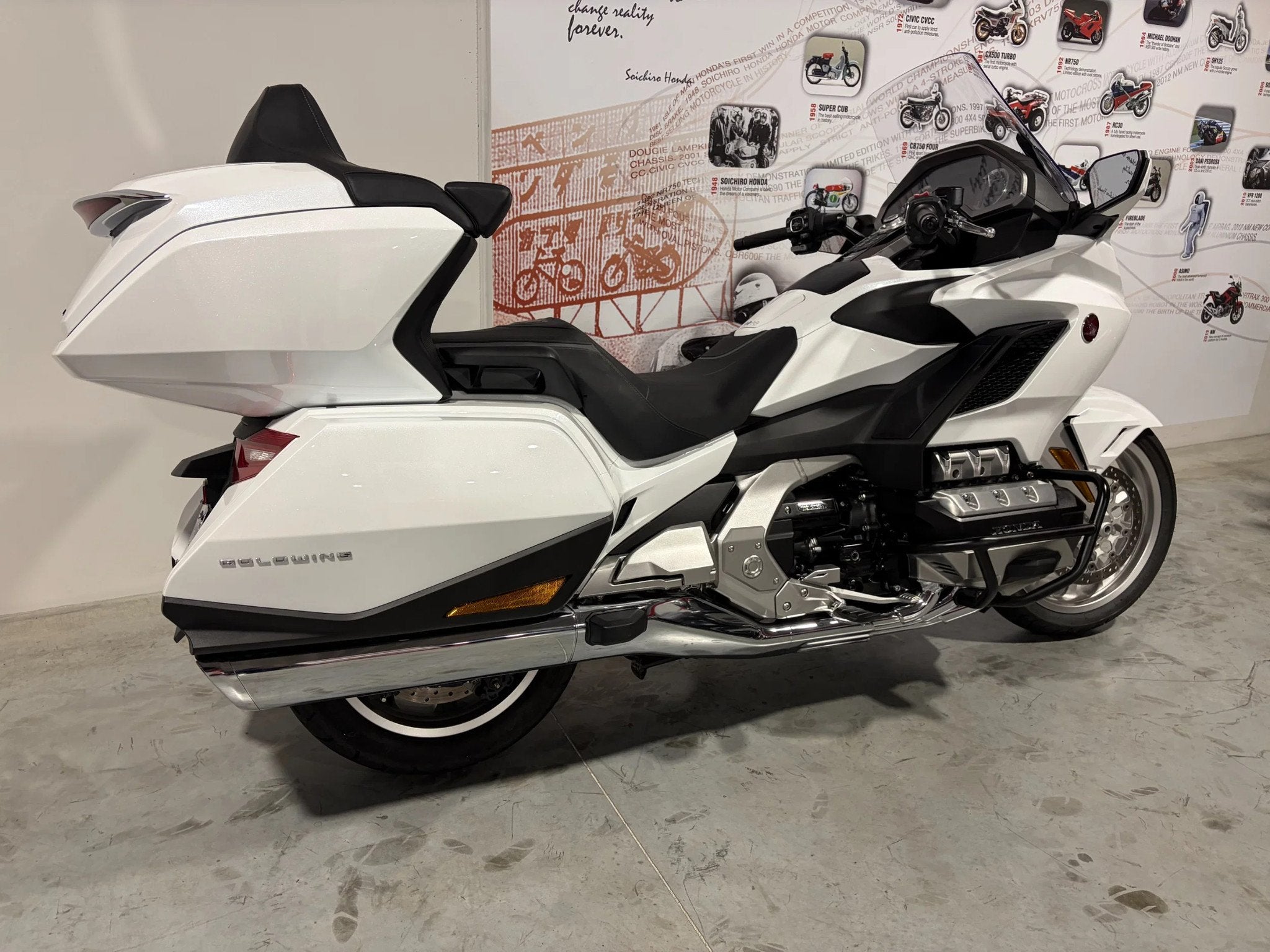 Honda GL 1800 Goldwing Tour deluxe DCT in nagelnieuwe staat, Motoren, Meer dan 35 kW, Toermotor, Automaat, 1800 cc