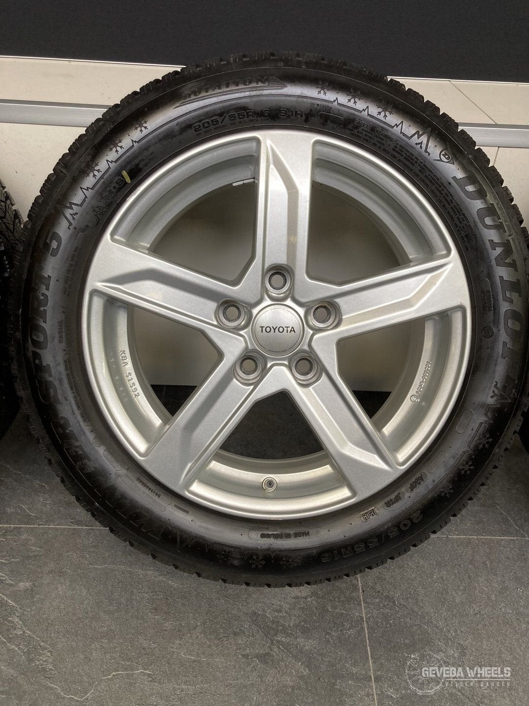16” Toyota Auris velgen + winterbanden 5x114.3 205/55/16, Gebruikt, -, Banden en Velgen, -