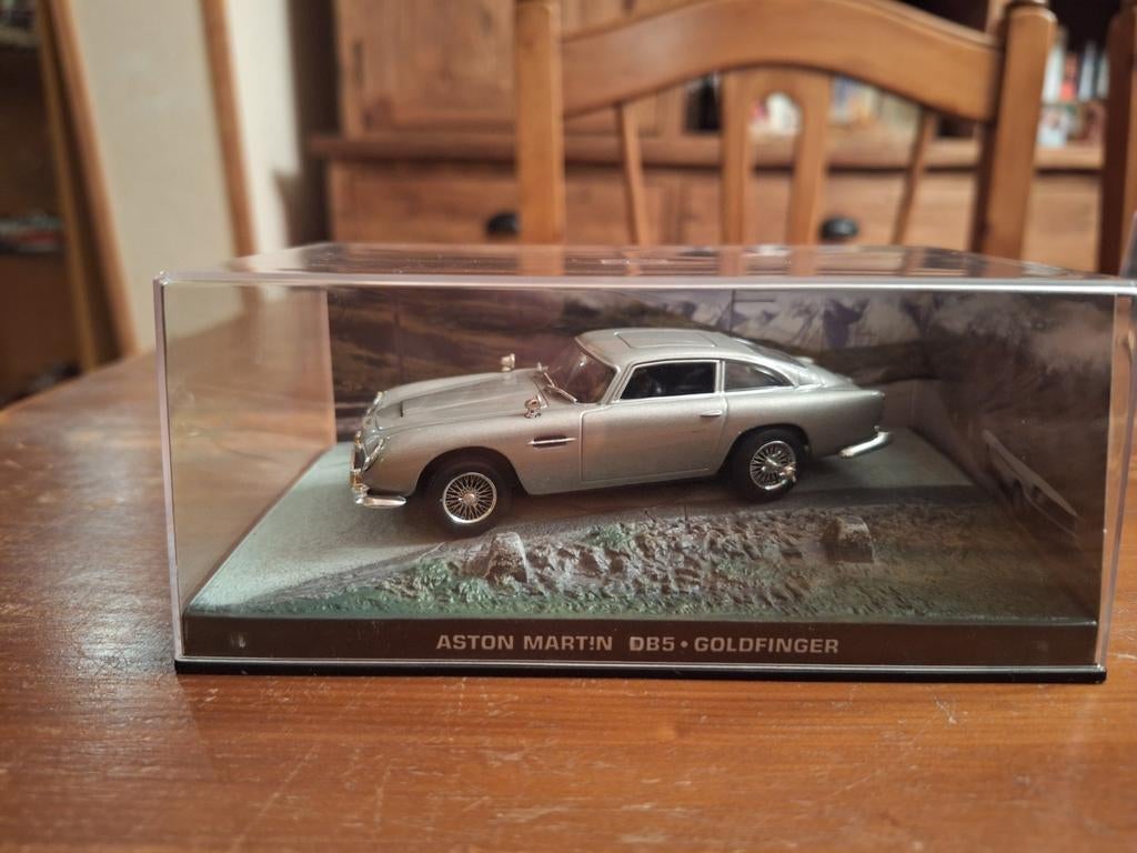 Aston Martin James bond, Enlèvement, Comme neuf