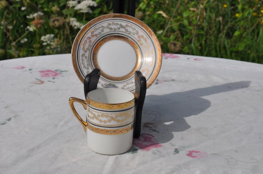 tasse en porcelaine avec sous tasse ligne dorée, Ophalen of Verzenden