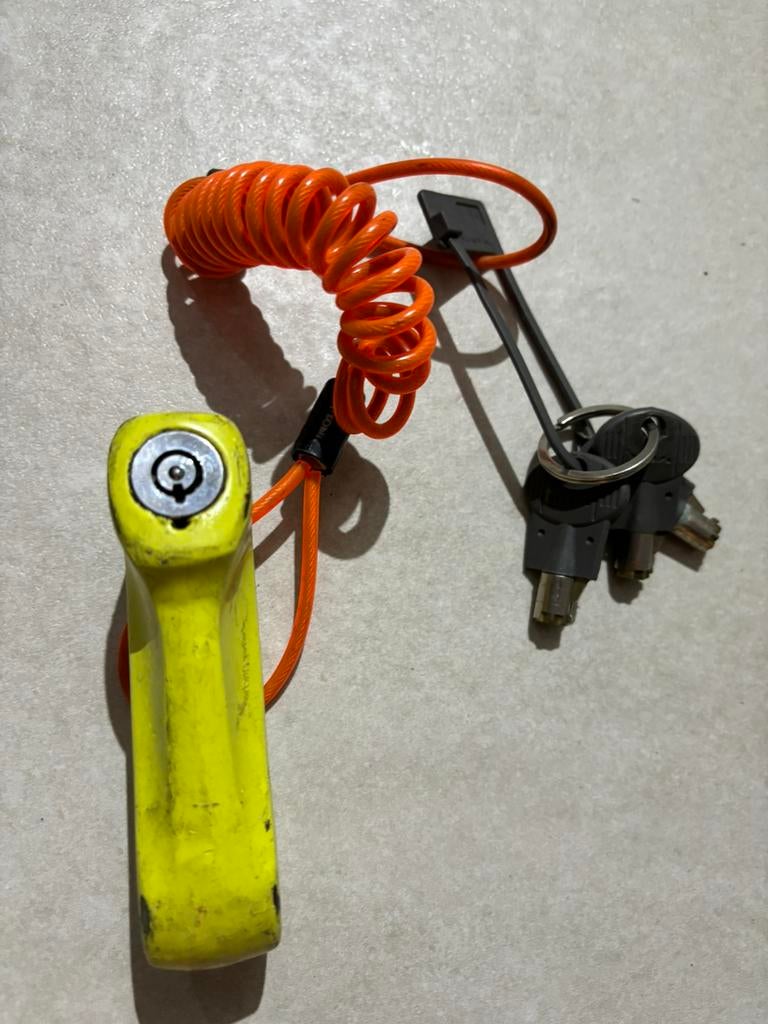 Schijremslot + 3 sleutels, Ophalen
