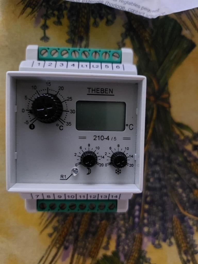 Thermostat Theben RAM 210-4/5, Bricolage & Construction, Thermostats, Neuf, Enlèvement ou Envoi