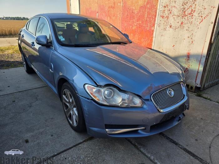 Scherm rechts-voor van een Jaguar XF (JBC2038A), Gebruikt, -, -, Jaguar