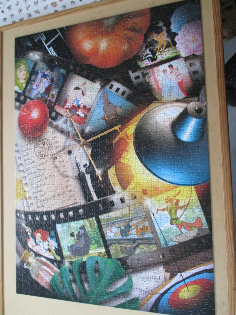 puzzel clementoni disney 1000, Enlèvement ou Envoi, 500 à 1500 pièces, Comme neuf, Puzzle