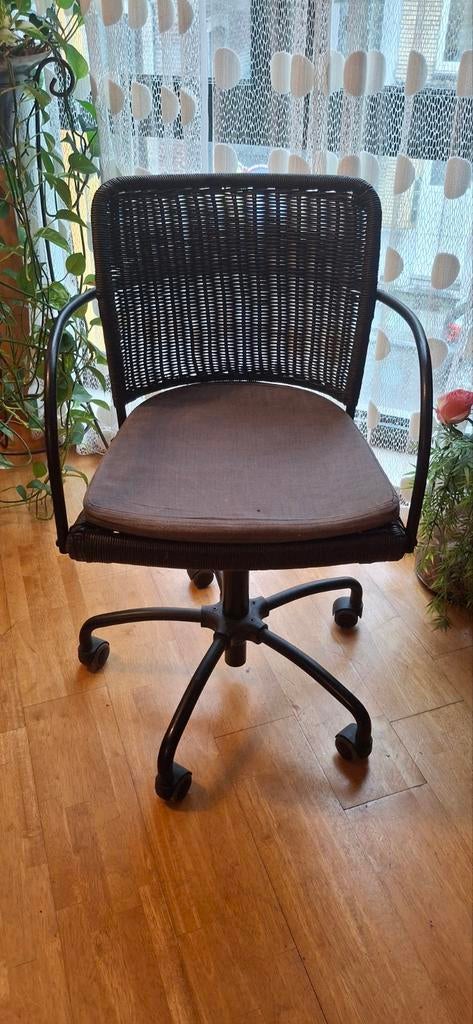 Chaise de bureau réglable ikea en rotin, Maison & Meubles, Enlèvement, Chaise de bureau
