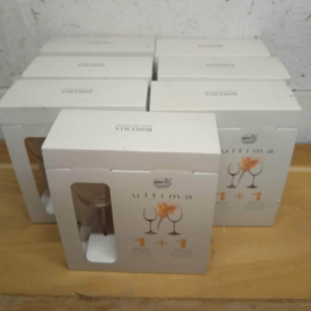 SET VAN 14 BOHEEMSE KRISTALLEN WIJNGLAZEN, Ophalen