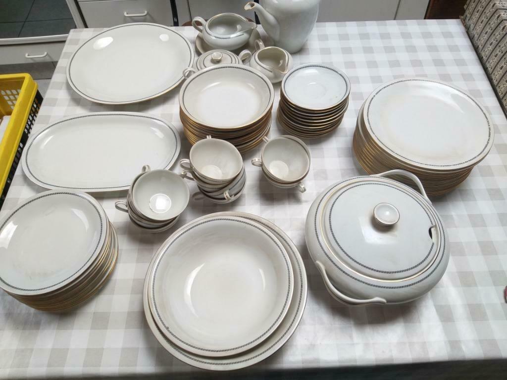 Eet- en koffieservies compleet. Warwol van Poland., Huis en Inrichting, Ophalen, Gebruikt, Porselein, Bord(en)