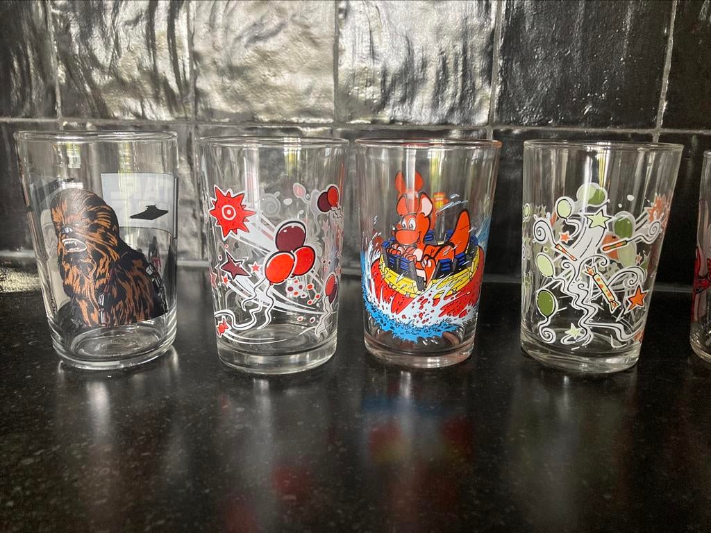 Kleine glaasjes - verschillende tekeningen- 21 stuks, Verzamelen, Ophalen of Verzenden, Zo goed als nieuw
