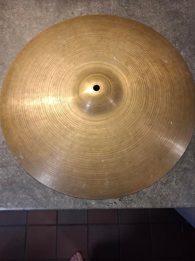 Vintage Avedis Zildjian des années 1970 Crash 16 pouces pour, Enlèvement ou Envoi, Comme neuf