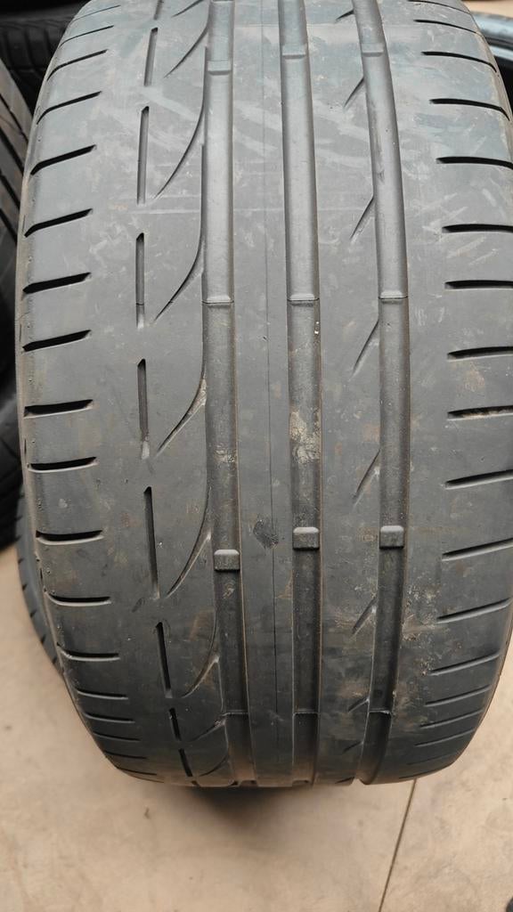 255/40r18 Bridgestone 40€ chacun avec support 25540r18, Autos : Pièces & Accessoires, Commande, Utilisé, Enlèvement