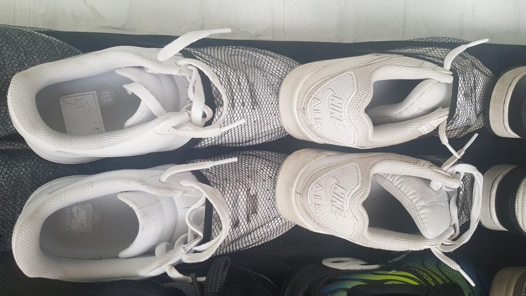 Air nike et hugo boss, Vêtements | Hommes, Chaussures, Enlèvement ou Envoi, Comme neuf