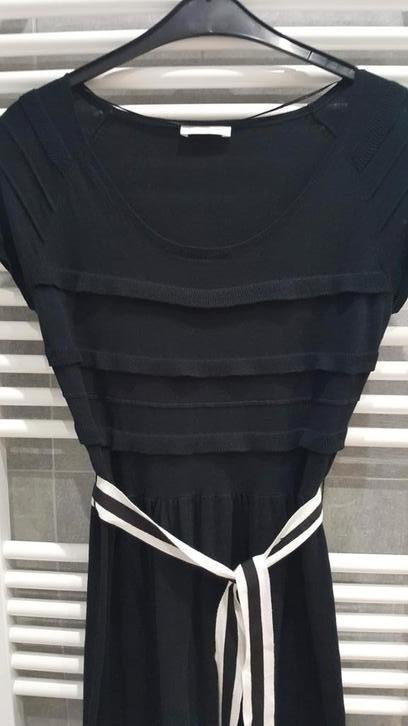 Robe noire neuf laine taille medium coton pour 10€, Enlèvement, Comme neuf