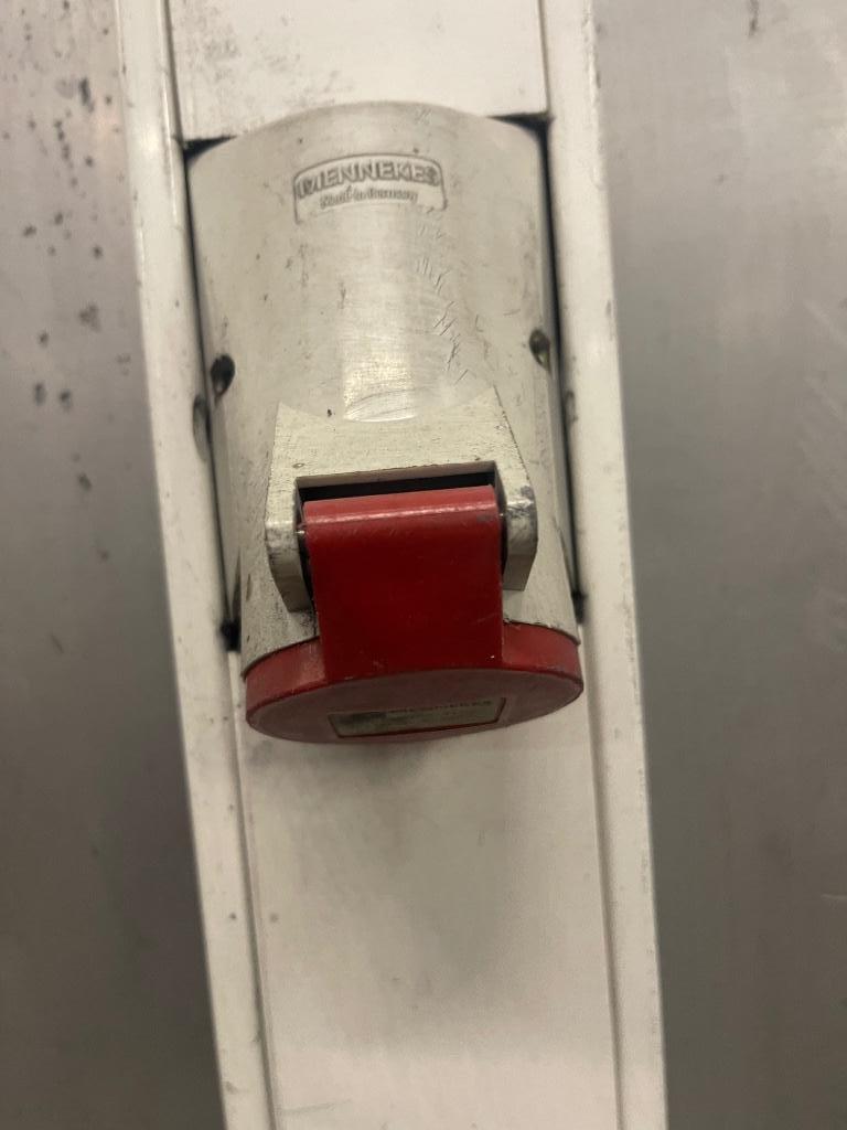 opbouw stopcontact MENNEKES, Ophalen, Gebruikt, Stopcontact