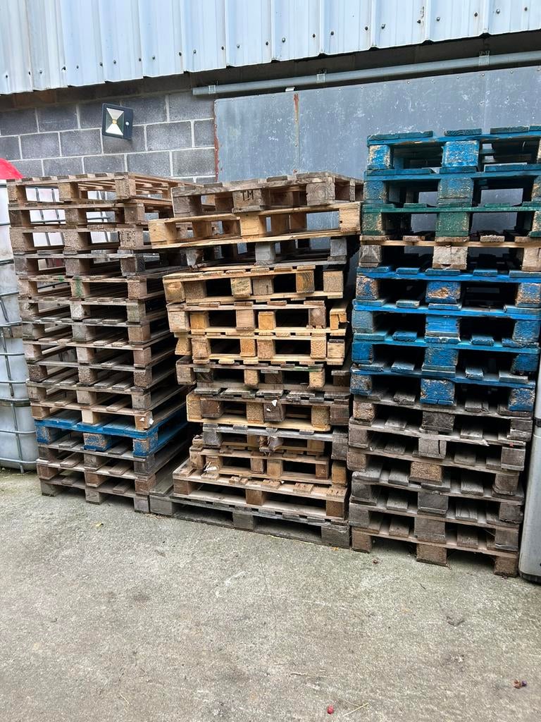 Palettes a vendre (2€ classiques et 4€ EUR) 80/120cm, Bricolage & Construction, Bois & Planches, Enlèvement