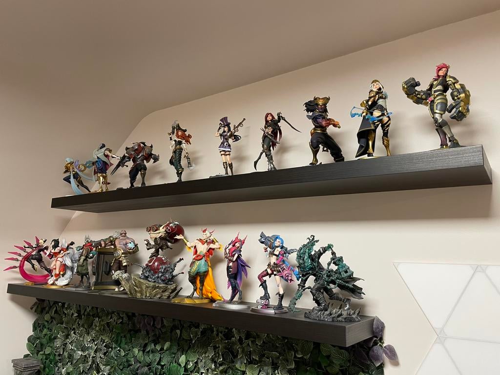 Statues League of Legends, Enlèvement, Comme neuf
