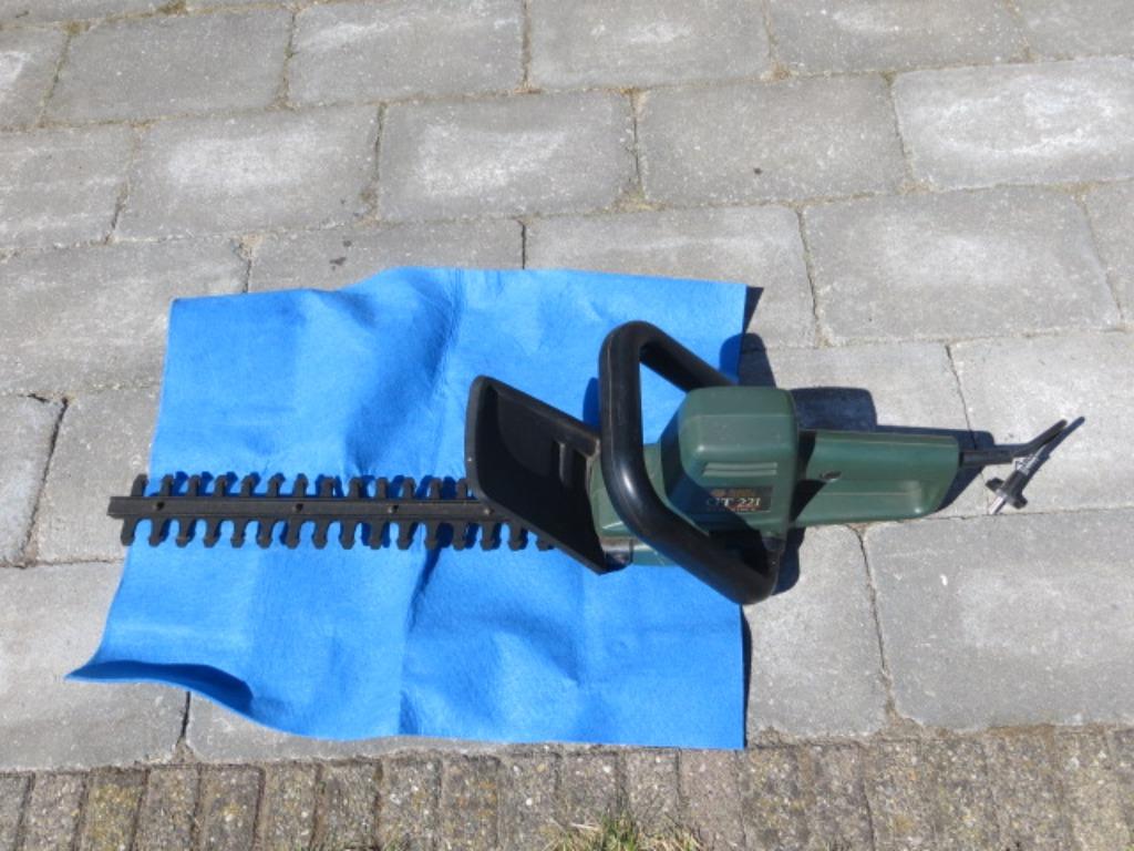 Elektrische heggenschaar Black & Decker : GT 221 -- Gebruikt, Ophalen, Gebruikt, Elektrisch, Black en decker