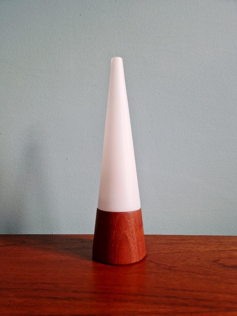 Lampe de table scandinave en teck, Hans-Agne Jakobsson, 1960, Antiquités & Art, Enlèvement ou Envoi