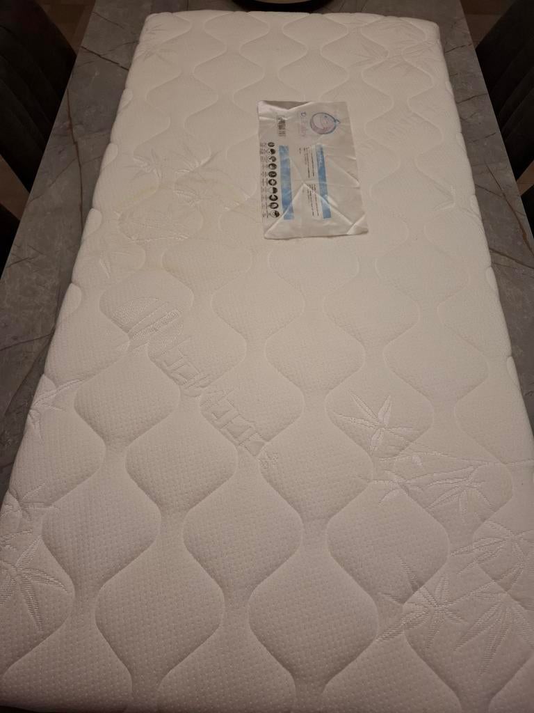 Matelas lit bébé Di baby, Maison & Meubles, Chambre à coucher | Matelas & Sommiers, Matelas, Enlèvement