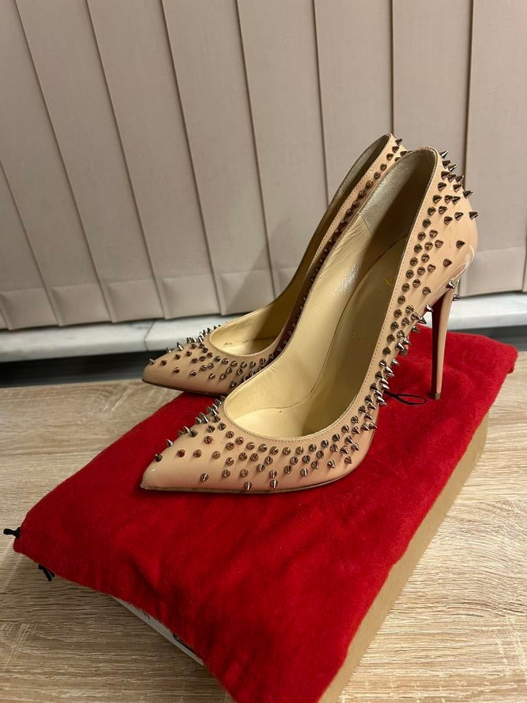 Louboutin, Kleding | Dames, Schoenen, Ophalen, Beige, Zo goed als nieuw, Schoenen met hoge hakken