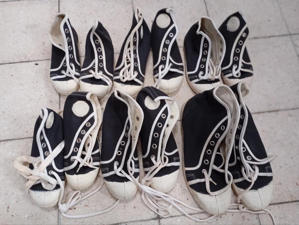 Lot kinderschoenen, new old stock, Ophalen of Verzenden, Zo goed als nieuw