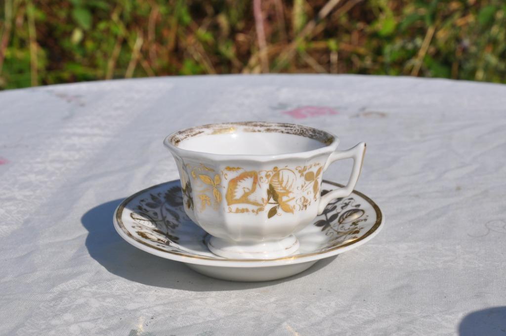 ancienne tasse a café avec sa sous tasse porcelaine blanche, Ophalen of Verzenden