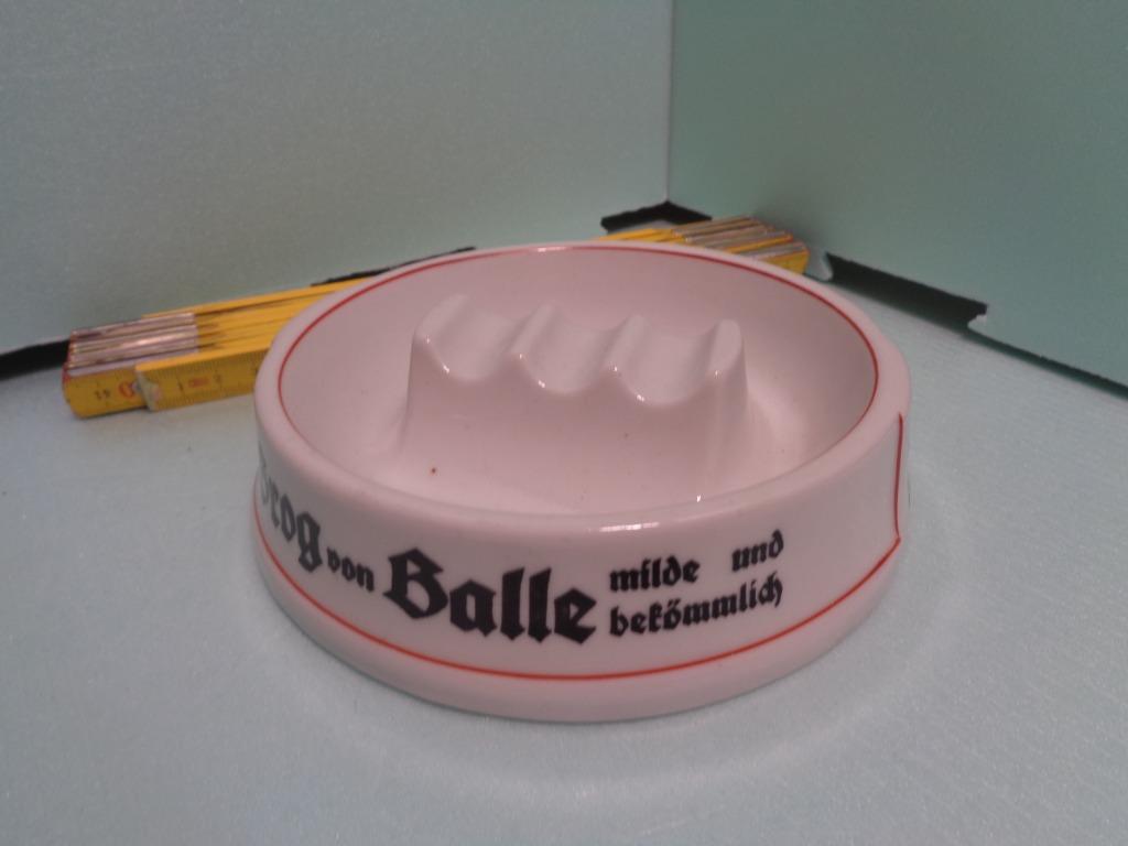 Ancien cendrier rond et blanc GROG VON BALLE milde und betom, Enlèvement ou Envoi, Comme neuf, Cendrier