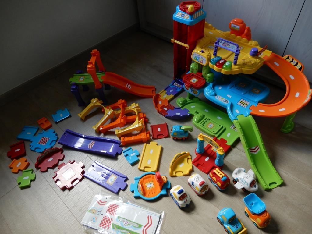 Ensemble Tut tut bolide (garage, voitures et multiniveaux), Enfants & Bébés, Jouets | Vtech, Utilisé, 2 à 4 ans, Enlèvement