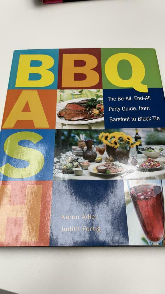 BBQ Bash - réservez pour un barbecue parfait, Enlèvement ou Envoi, Comme neuf