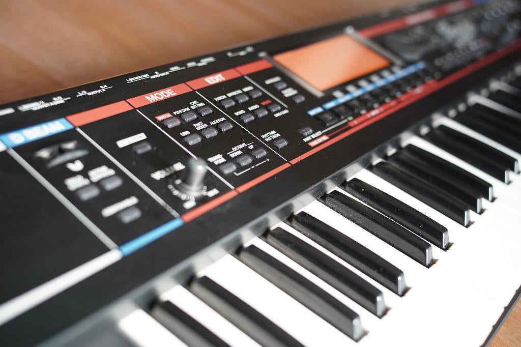 Roland JUNO-G, Musique & Instruments, 61 touches, Roland, Avec valise ou flightcase, Enlèvement