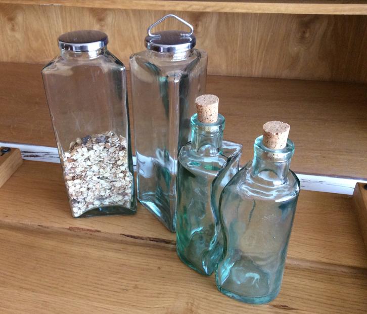 Glazen flesjes voor decoratie ofzo .., Ophalen, Zo goed als nieuw