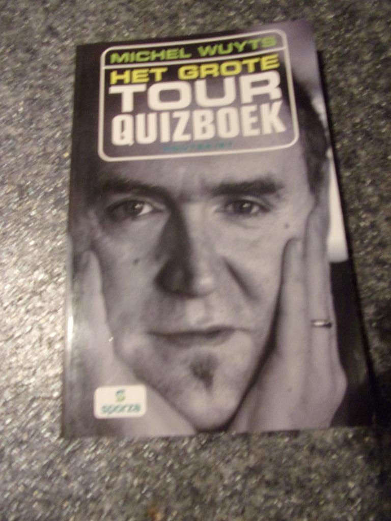 Het grote TOUR QUIZ boek (Wuyts), Boeken, Ophalen of Verzenden, Gelezen, Lopen en Fietsen