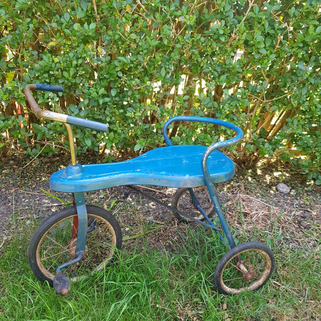Antieke driewieler met metalen zitting, Antiek en Kunst, Ophalen