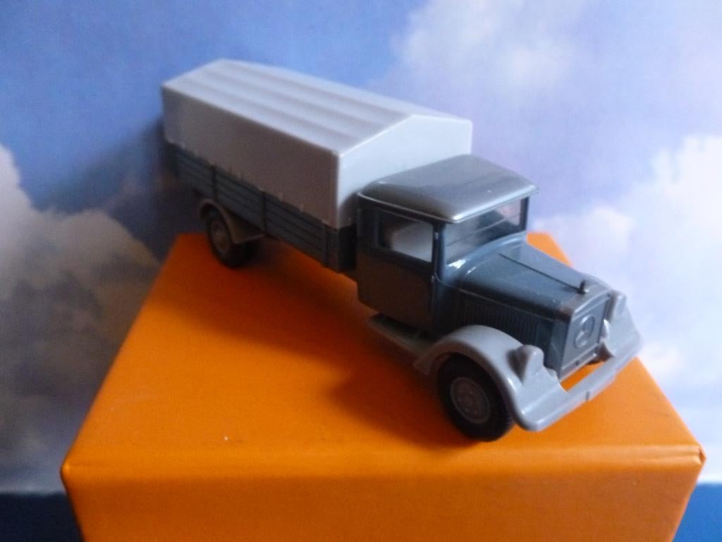 Vieux Camion MERCEDES WWII 1/87 HO WIKING Made Germany Neuf, Enlèvement ou Envoi, Neuf, Bus ou Camion, Wiking