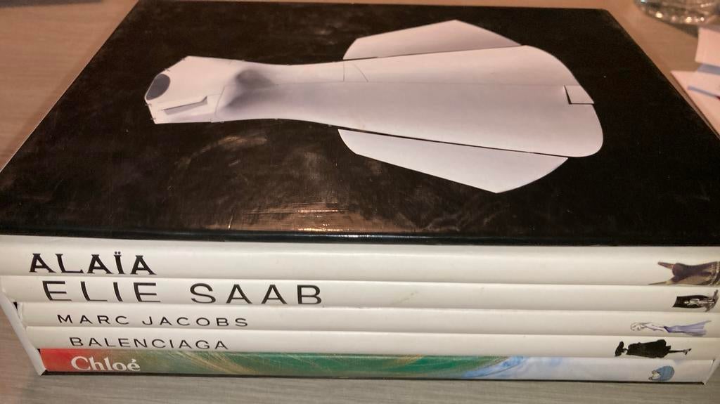 Fashion Box Assouline, Livres, Enlèvement ou Envoi, Comme neuf