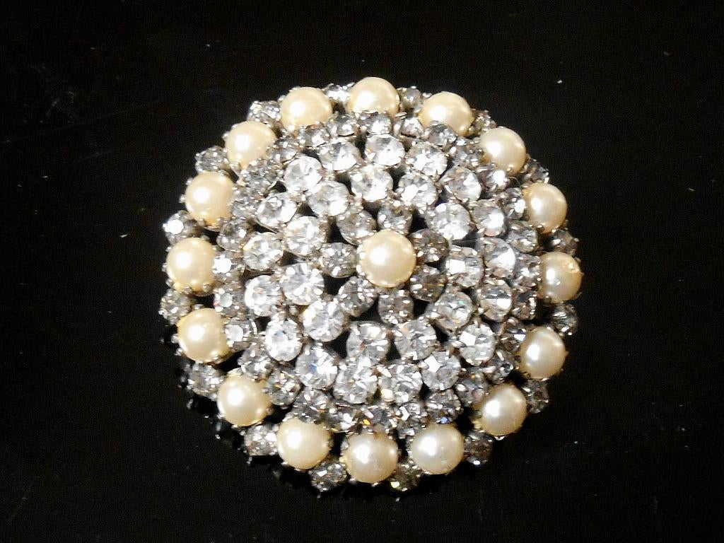Broche ancienne de grand-mère, Envoi, Broche