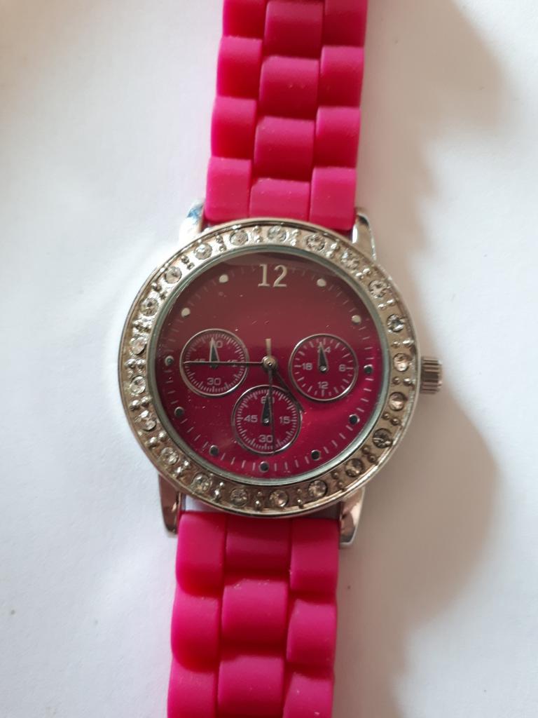 Montre Eternal Love pour femme, Bijoux, Sacs & Beauté, Montres | Femmes, Montre-bracelet, Autres marques, Enlèvement ou Envoi