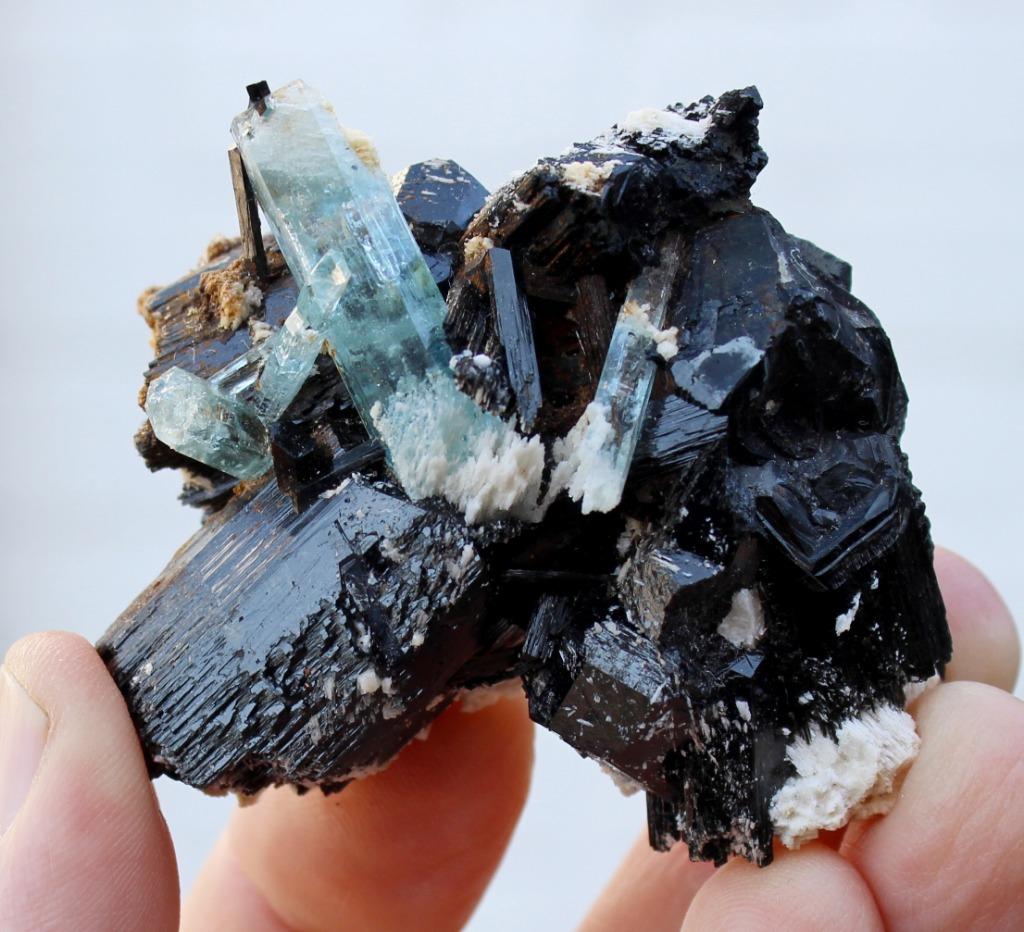 AQUAMARIJN en TOERMALIJN uit Erongo in Namibie, Ophalen of Verzenden, Mineraal