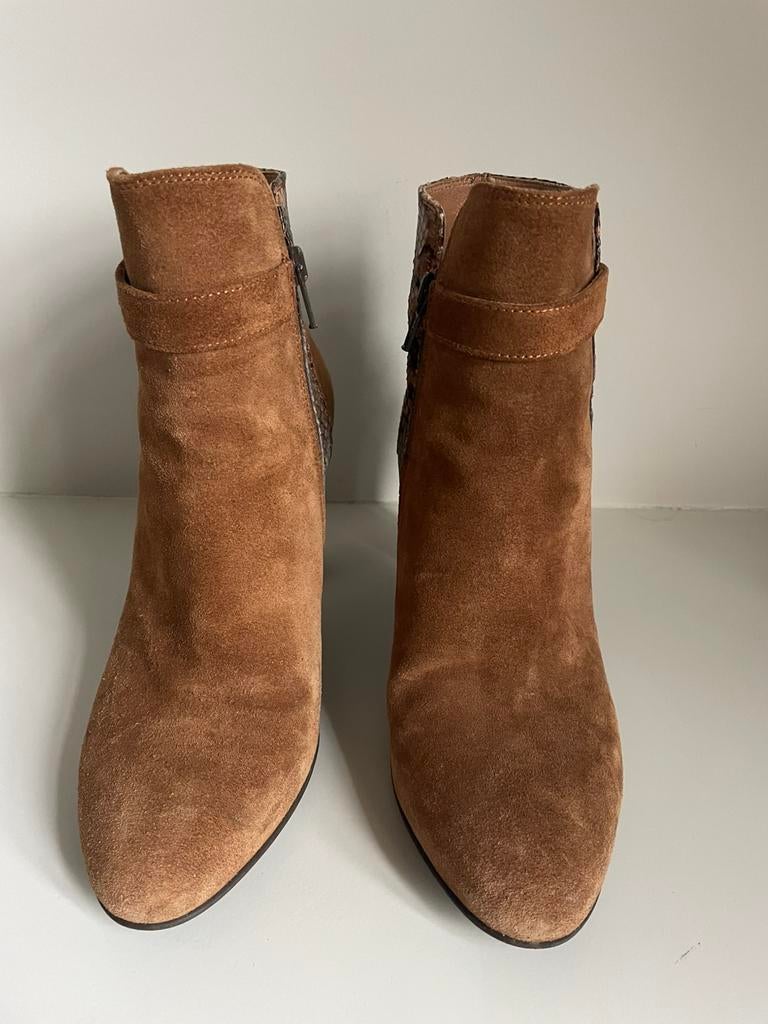 Cognackleurige enkellaarsjes Caroline Biss 38, Kleding | Dames, Schoenen, Ophalen of Verzenden, Zo goed als nieuw