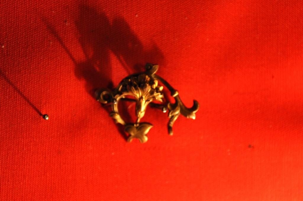 broche ancienne metal doré (41), Enlèvement ou Envoi, Cuivre, Broche, Doré