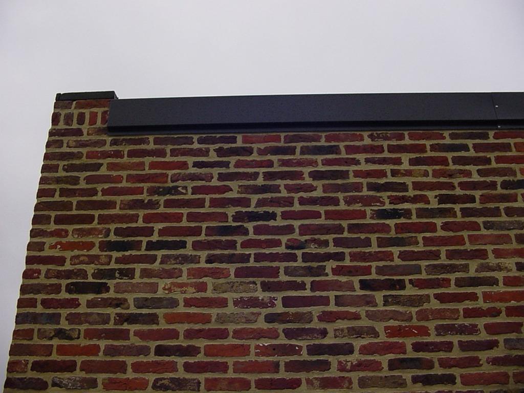 Donkerbruine getande muurnokken (isolight paneel), Ophalen, Nieuw, Overige materialen