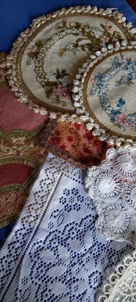 lot napperons et tapis de table., Enlèvement, Comme neuf