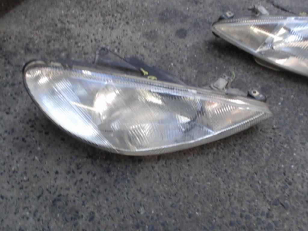 Optique avant droit Peugeot 206 1998-2009 LP/13334, Enlèvement, Utilisé, Peugeot