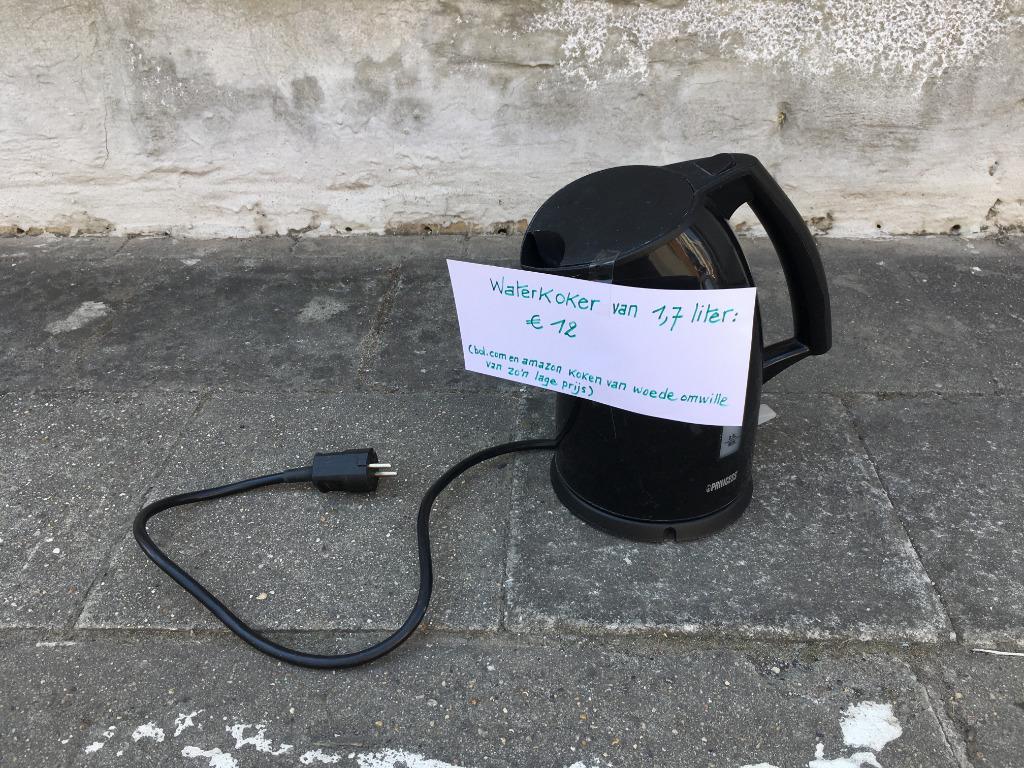 Bouilloire noire (1,7 litre), Enlèvement, Comme neuf