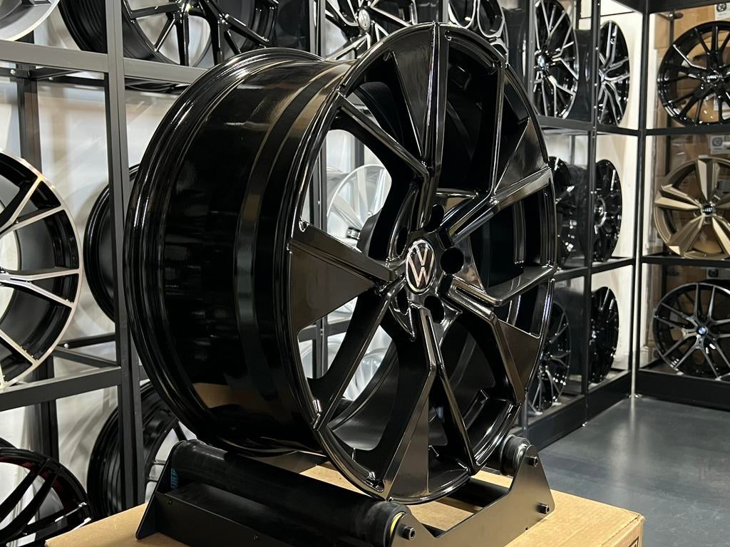 Jantes 19 pouces Volkswagen LEEDS 5X112 Caddy Golf 5 6 7 8, Autos : Pièces & Accessoires, Pneus & Jantes, Enlèvement ou Envoi