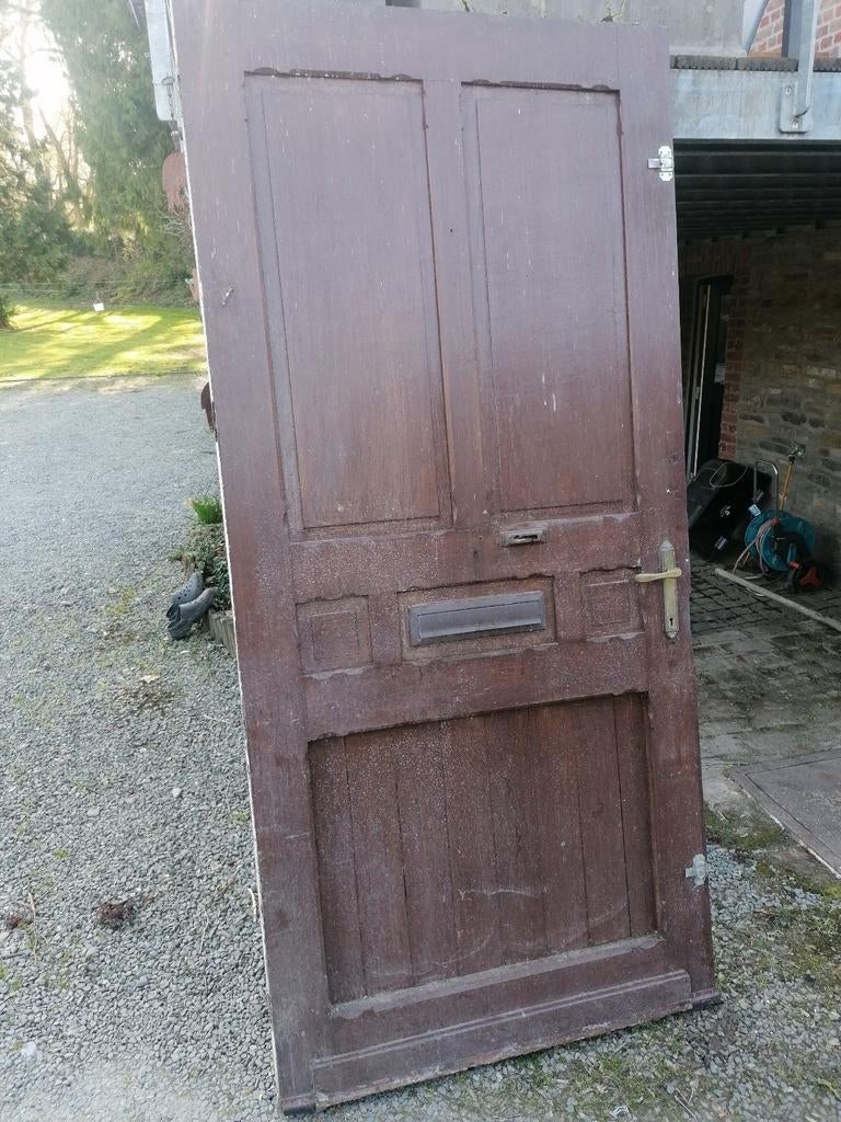 Porte d'entrée en chêne, Utilisé