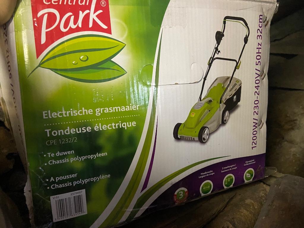 Tondeuse électrique, Ophalen, Zo goed als nieuw, Elektrische grasmaaier, CENTRAL PARK
