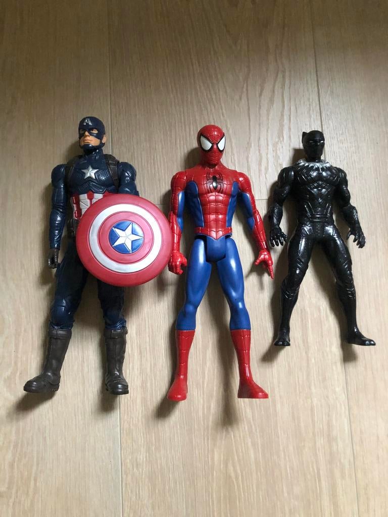 3 speelgoedfiguren iron man, spiderman, black panther 6€, Ophalen, Zo goed als nieuw